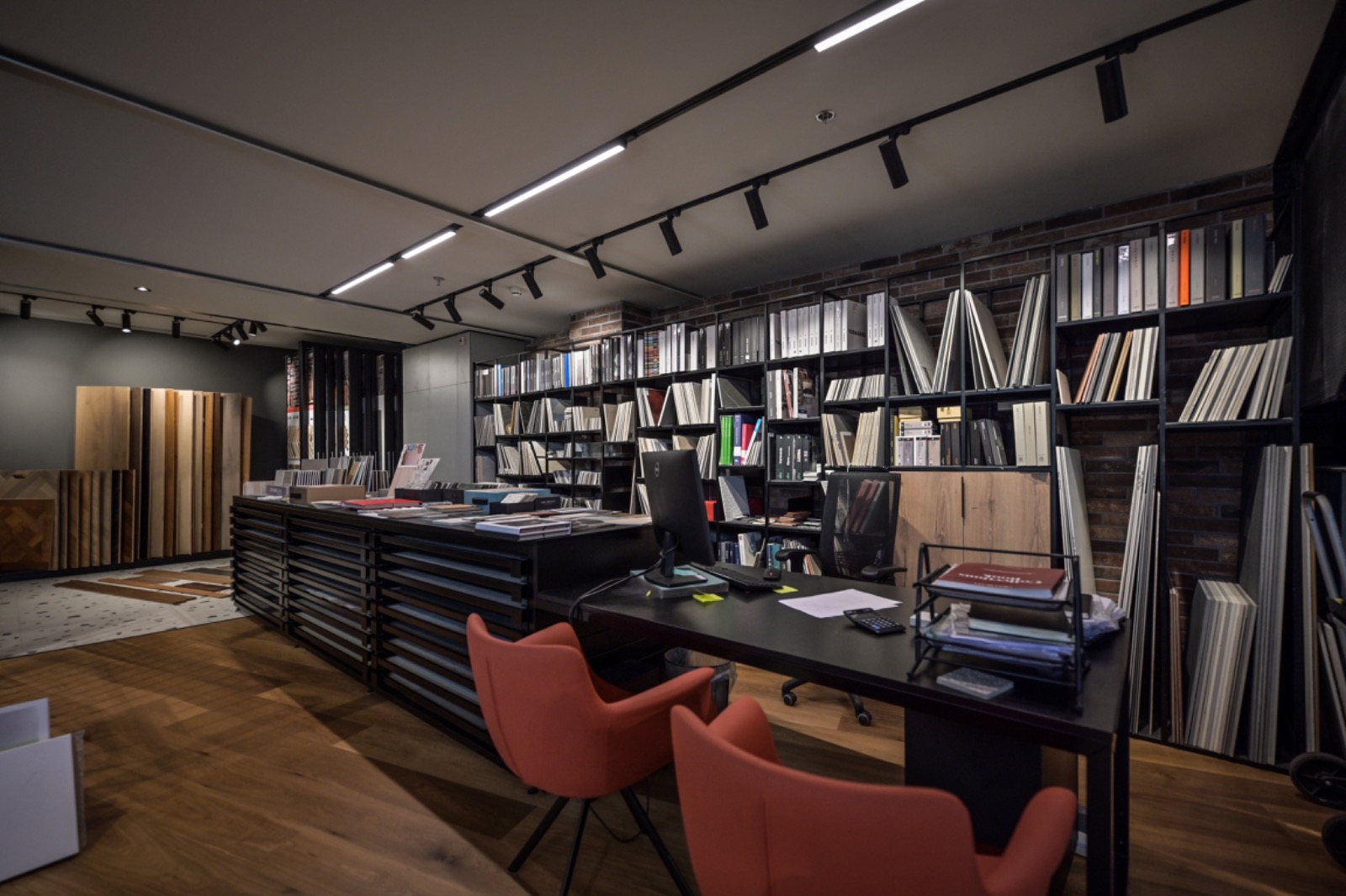 אולם תצוגה LIMA רמת החייל